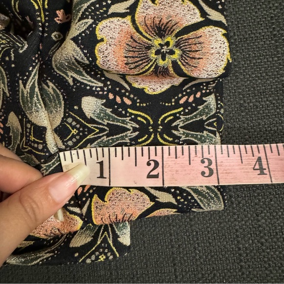 Alice + Olivia NWOT Donald High Rise Shorts in Black/Peach Promise Floral Size 6 - Picture 11 of 16